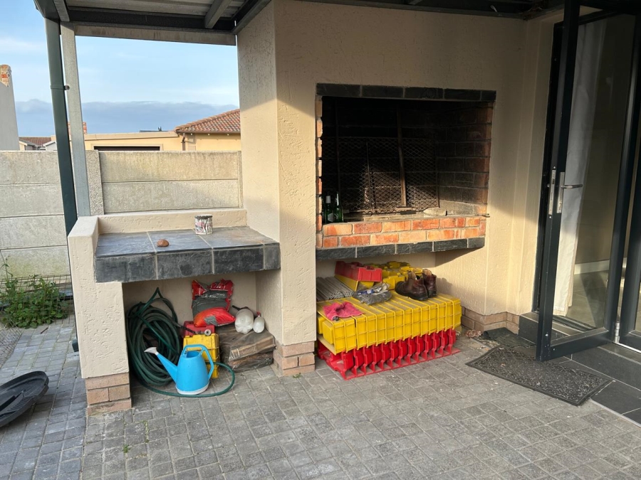 To Let 2 Bedroom Property for Rent in Parsons Ridge Eastern Cape